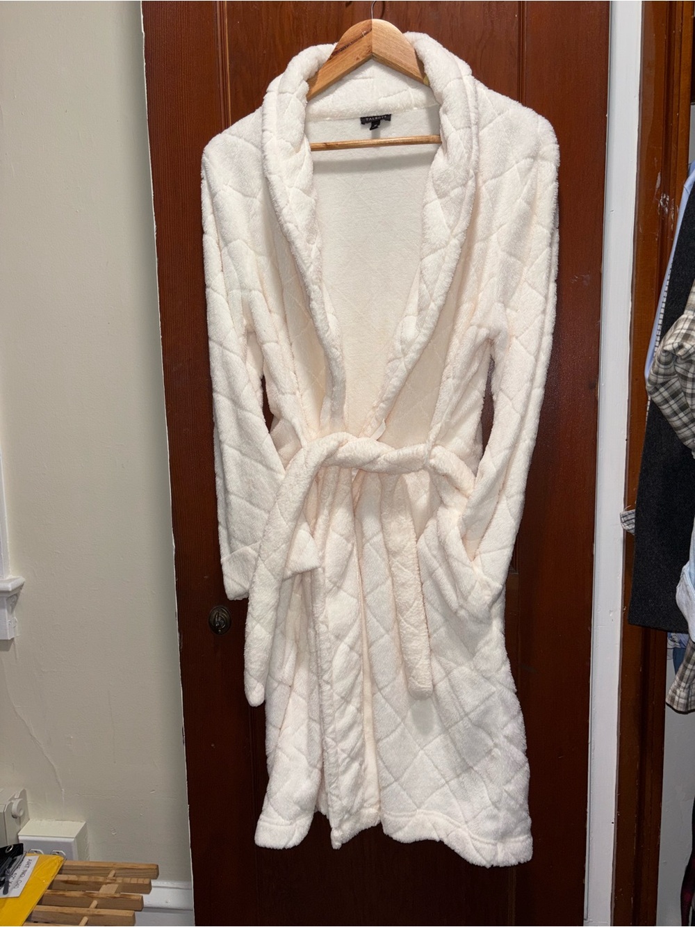 Talbots Cream Quilted Shawl-Collar Plush Robe